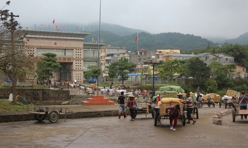 Khôi phục thông quan tại các cửa khẩu, lối mở biên giới trên địa bàn thành phố Móng Cái