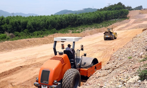 Kích thích đầu tư công, cổ phiếu nhóm nào có lợi đầu tiên? 