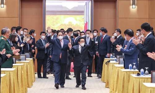 Thủ tướng mong doanh nghiệp Việt Nam đầu tư sang Lào là 