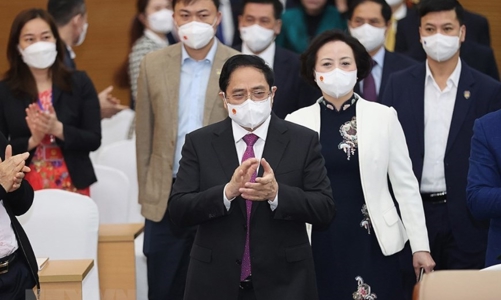 Thủ tướng: Tuyển dụng cán bộ phải lựa chọn người có nền tảng tốt, nhưng không được máy móc