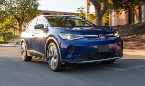 Dám chi 100 tỷ USD phát triển xe điện, Volkswagen vẫn phải “hít khói” Tesla