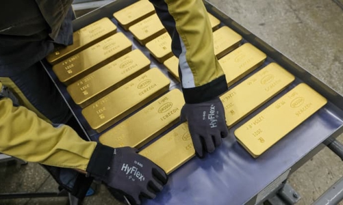 Giá vàng miếng cận kề 62 triệu đồng/lượng, USD sụt giá trước cuộc họp của Fed