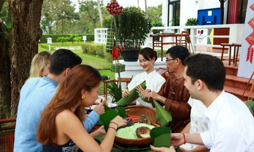 Các khu nghỉ dưỡng chào đón du khách dịp Tết Nguyên đán