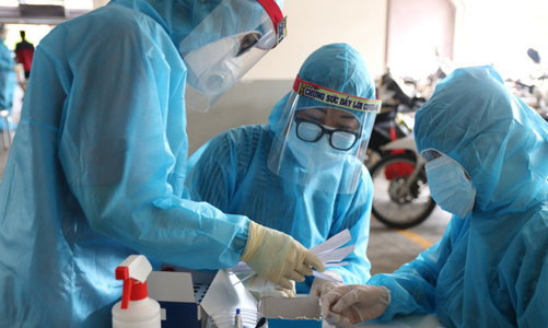 Ngày 2/2: Thêm 8.744 ca nhiễm mới, giảm hơn 2.000 ca