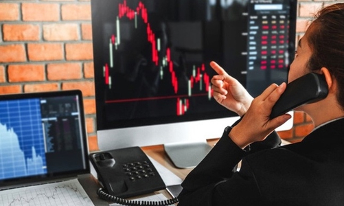 Tự doanh mua bán những gì ngay trước Tết Nguyên đán 2022?