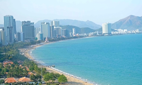 Khách du Xuân chật cứng tại các điểm du lịch, tín hiệu cho bất động sản nghỉ dưỡng tăng nhiệt