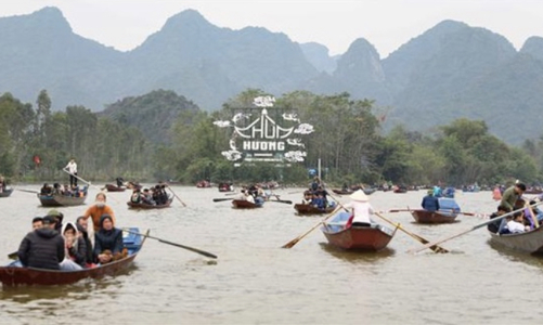 Khu di tích thắng cảnh Hương Sơn đã chính thức bán vé tham quan từ 5h sáng ngày 11/2