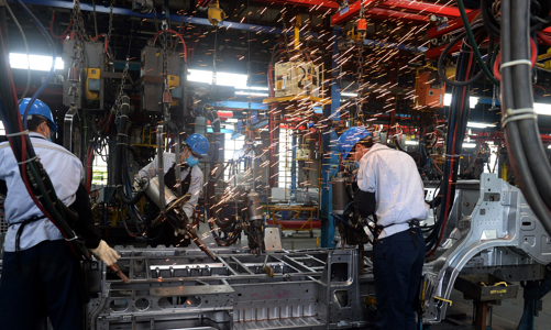 Sau nghỉ Tết, sôi động không khí lao động, sản xuất