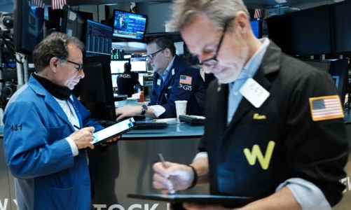 Chứng khoán Mỹ giằng co, dầu thô hồi giá, Bitcoin giảm