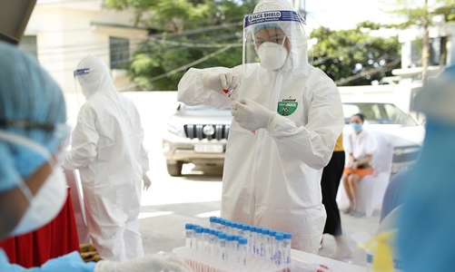 Ngày 18/2: Số ca nhiễm mới lên đến 42.439 ca, tăng hơn 6.000 ca 