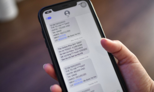 Vụ “đôi co” SMS banking: Nhà mạng, ngân hàng thống nhất phí trọn gói 11.000 đồng/tháng
