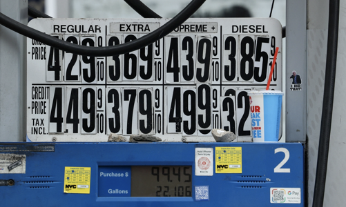 Leo thang theo giá dầu, giá xăng ở Mỹ cao nhất mọi thời đại