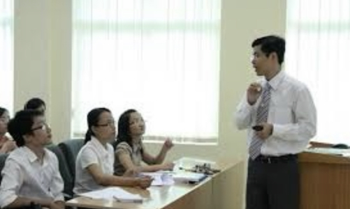 Hòa Bình: Giáo sư, phó giáo sư về công tác tại trường THPT chuyên được hỗ trợ mức 1 tỷ đồng/người