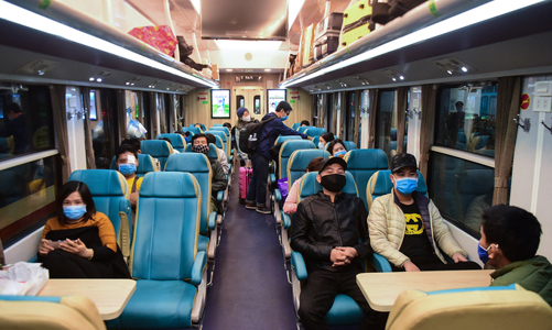 Vắng khách, đường sắt giảm giá mạnh vé tầu tập thể