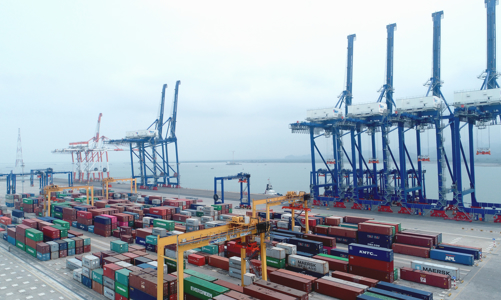 Doanh nghiệp vận tải “khó thở” khi xăng dầu liên tục tăng giá 