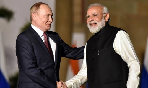 Ấn Độ tranh thủ mua dầu giá rẻ từ Nga