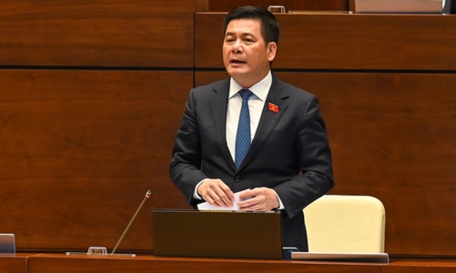 Bộ trưởng Nguyễn Hồng Diên: “Nếu không kìm được giá xăng dầu sẽ phải áp dụng các chính sách an sinh”