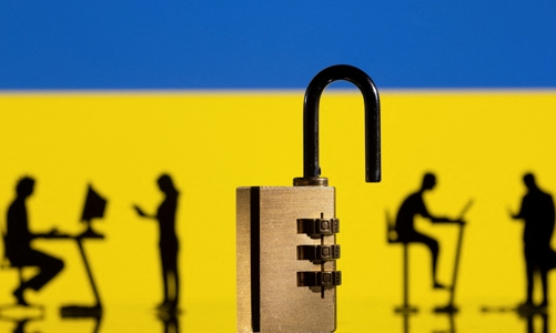 Ukraine chiêu mộ hơn 200 hãng công nghệ, 300.000 hacker để “đấu” với Nga