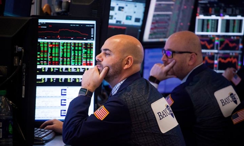 Dow Jones mất gần 450 điểm do giá dầu tăng vọt 5%