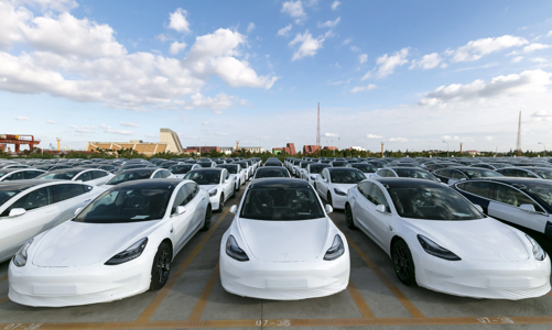 Giá xe điện tại Trung Quốc tăng cao vì giá nguyên liệu tăng mạnh