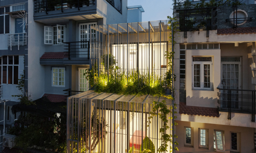 Cải tạo nhà phố cũ với “lồng sắt” đầy tính nghệ thuật
