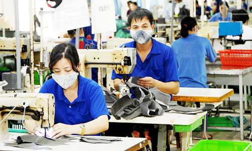 Làm thêm giờ chỉ là giải pháp tình thế để phục hồi kinh tế