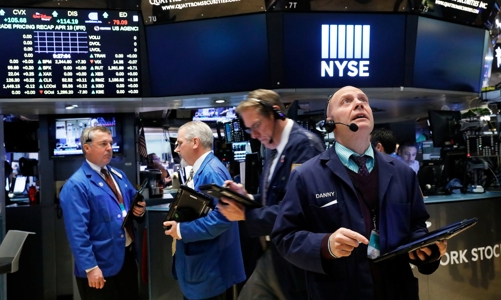 Chứng khoán Mỹ hồi điểm sau 2 ngày giảm liên tiếp, giá dầu vẫn tụt