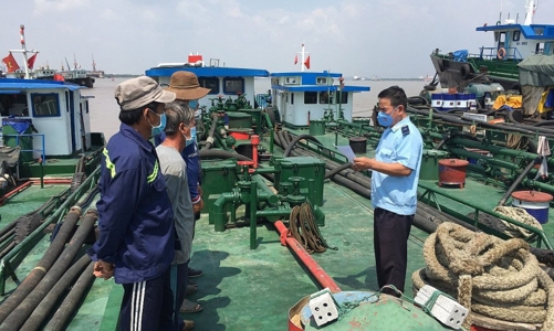 Phó Thủ tướng Phạm Bình Minh yêu cầu tiếp tục siết chặt quản lý, chống buôn lậu xăng dầu