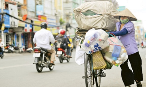 Cần xác định lực lượng “ve chai, đồng nát” là một nghề để có cơ chế hỗ trợ phù hợp