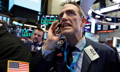 Dow Jones “bay” gần 1.000 điểm, giá dầu lao dốc vì nỗi lo tăng trưởng