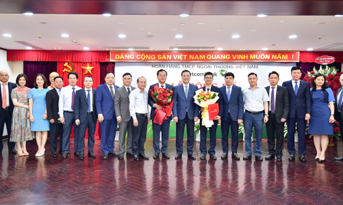 Vietcombank công bố quyết định nhân sự lãnh đạo cấp cao tại Trụ sở chính 