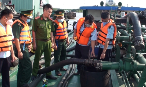 Chuyển công an điều tra vụ tự ý phá niêm phong hải quan vụ vận chuyển dầu