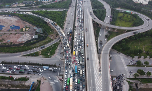 Xây dựng “đại dự án” vành đai Thủ đô và TP.HCM, vẫn còn nhiều mối lo 