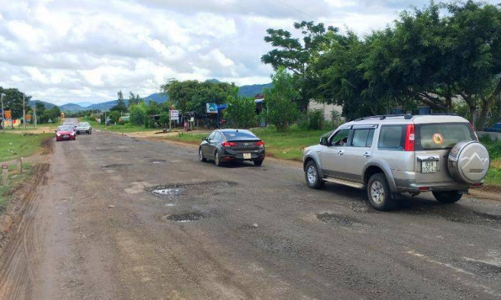 Gấp rút hoàn thiện báo cáo nghiên cứu khả thi dự án nâng cấp cầu, đường trên Quốc lộ 19