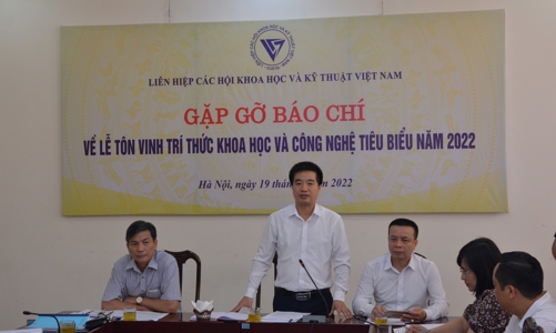 Tôn vinh hơn 100 trí thức có đóng góp xuất sắc trong hoạt động khoa học công nghệ Việt Nam
