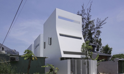 Ngôi nhà “cong mình” tránh nắng tại Đà Nẵng