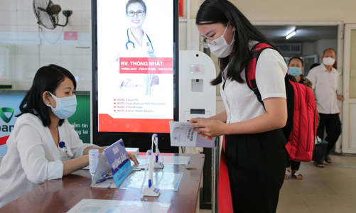 Bộ Y tế khẩn trương hướng dẫn hưởng bảo hiểm xã hội cho người mắc Covid-19