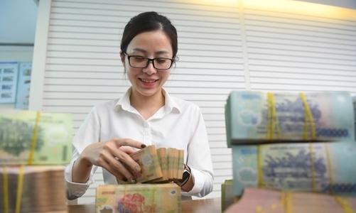 Thanh khoản tiếp tục được cải thiện, lãi suất liên ngân hàng 