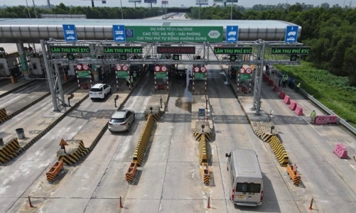 Suôn sẻ ngày đầu cao tốc Hà Nội - Hải Phòng bỏ thu phí bằng tiền mặt