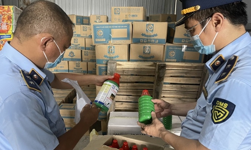 Phát hiện, bóc gỡ kho thuốc bảo vệ thực vật giả, ngay tại Hà Nội