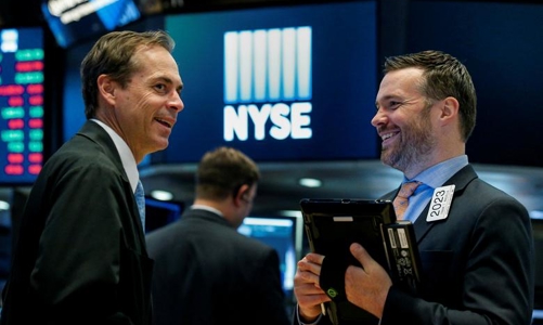 Chứng khoán Mỹ xanh rực, giá dầu tăng vọt dù OPEC+ nâng mức tăng sản lượng