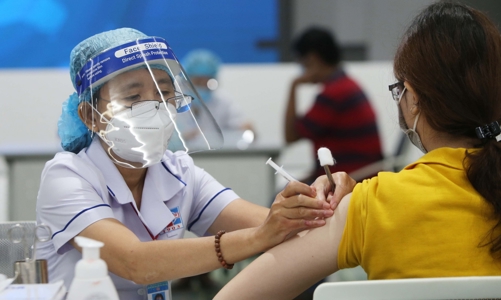 Bộ Y tế làm rõ việc tiêm vaccine Covid-19 là tự nguyện hay bắt buộc