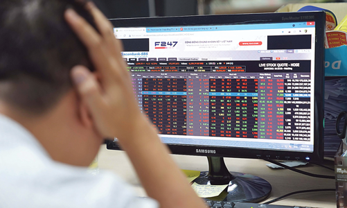 Hủy niêm yết bắt buộc và khoảng trống pháp lý