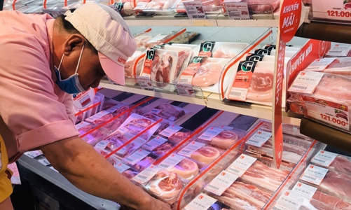 Đưa thịt lợn, sách giáo khoa... vào diện bình ổn giá?