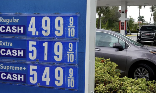 Giá xăng ở Mỹ lập đỉnh cao mọi thời đại, tương đương 30.700 đồng/lít