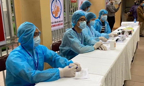 Đề xuất mức lương khởi điểm của bác sỹ cao hơn ngành khác 