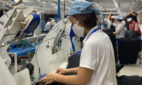 Hà Nội yêu cầu điều chỉnh tiền lương đóng bảo hiểm xã hội trước 25/7