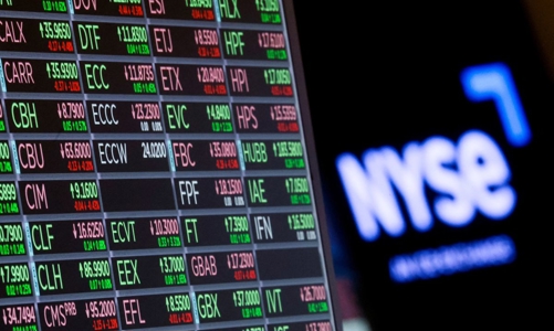 S&P 500 chuẩn bị hoàn tất nửa đầu năm tệ nhất từ 1970, dầu thô tụt giá