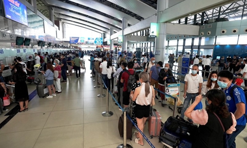 Hơn 5.600 chuyến bay trễ giờ khiến hành khách bức xúc, Bộ Giao thông vận tải đề nghị các hãng chấn chỉnh