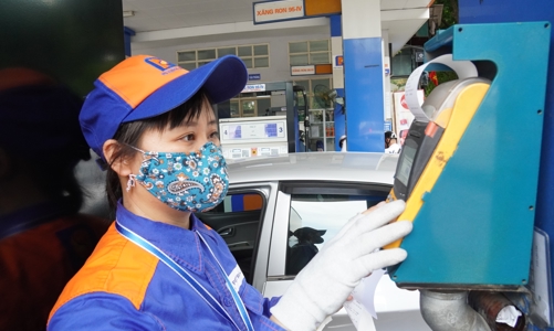 Giá xăng giảm, doanh nghiệp có bớt khó?